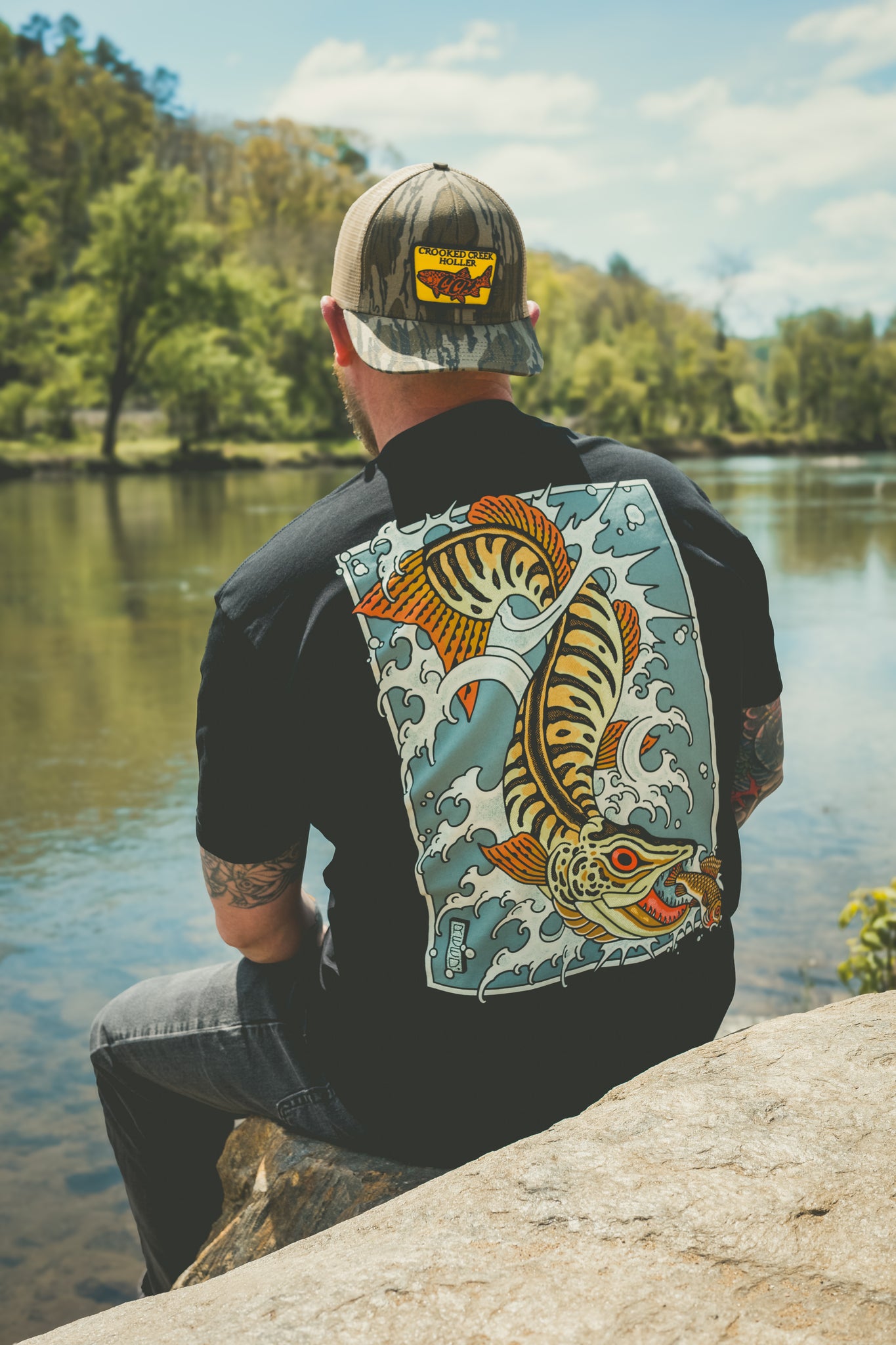 creek Tシャツ Musky Tee – Crooked Creek Holler